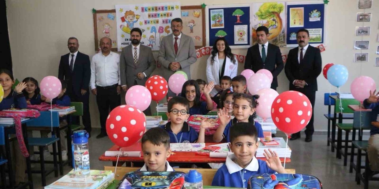 Vali Ali Çelik’ten öğrencilere eğitim öğretim yılı hediyesi