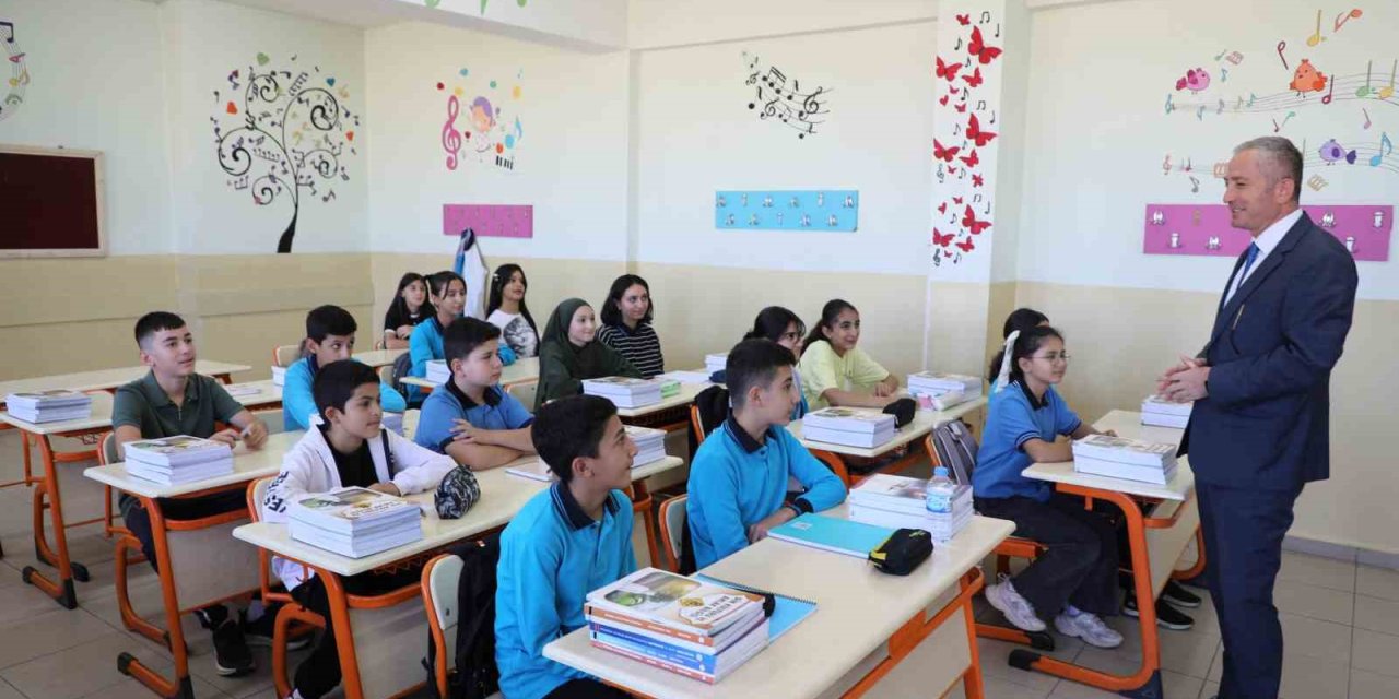 Ağrı’da 2025-2026 eğitim öğretim yılı ilk ders ziliyle başladı