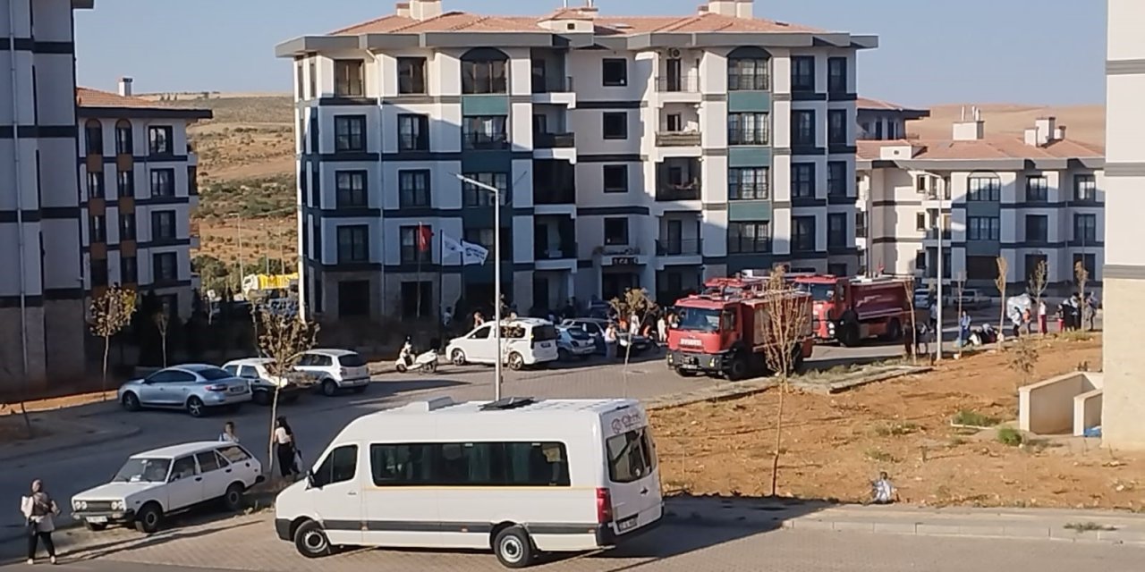 Antep’te 5 katlı binada çıkan yangın korkuttu