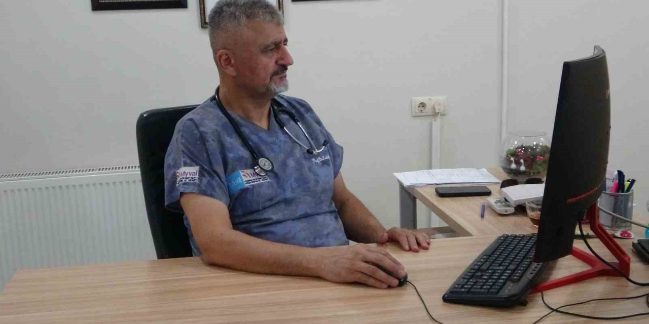 Prof. Dr. Erdal Aktürk: "Kovid aşıları kalp krizi ve felç riskini azaltıyor"