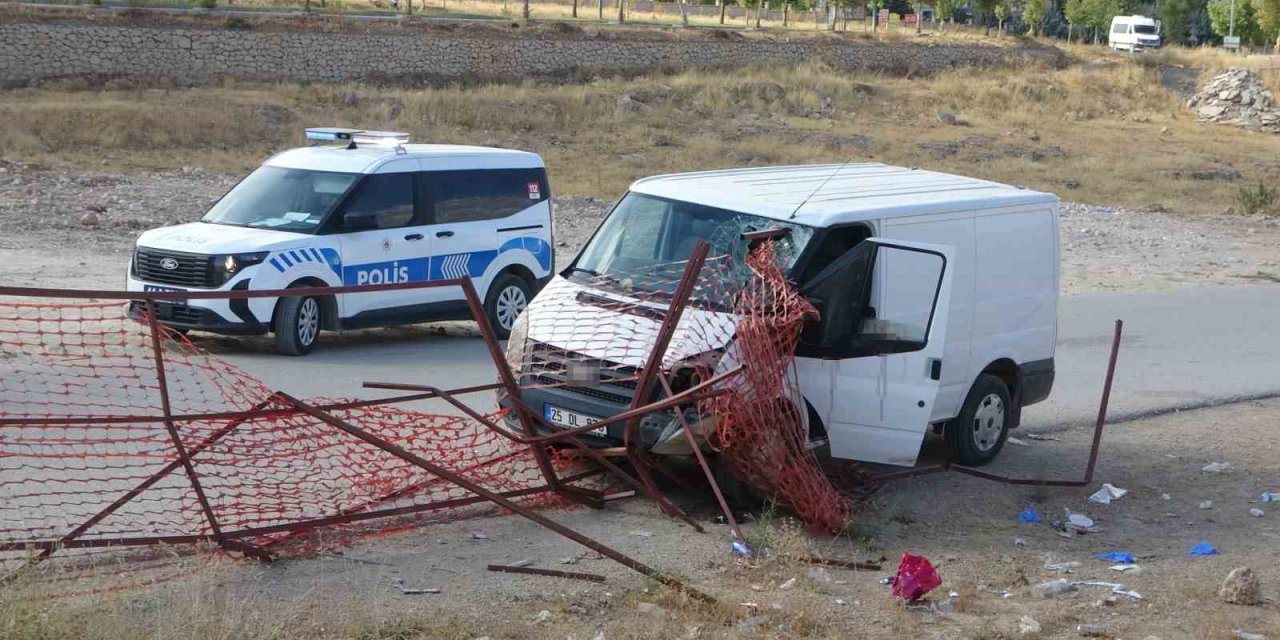 Malatya’da demir korkuluk sürücünün kafasına saplandı