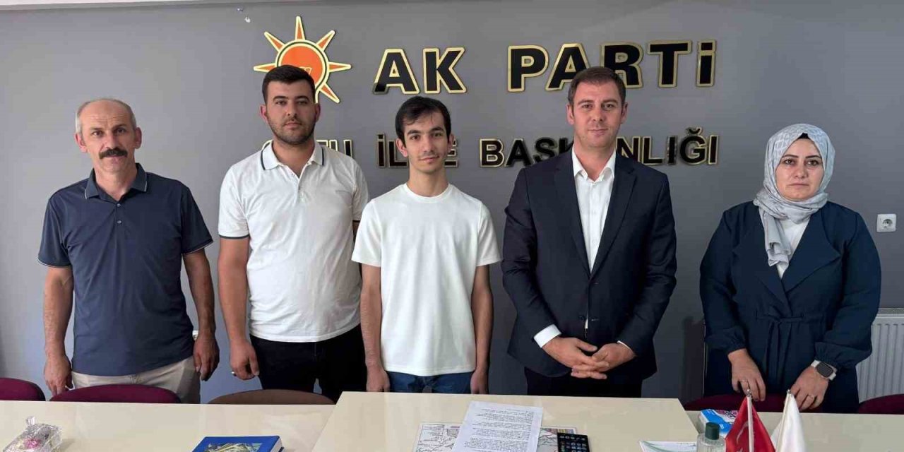 Erzurum'da başarılı öğrenciye burs sözü