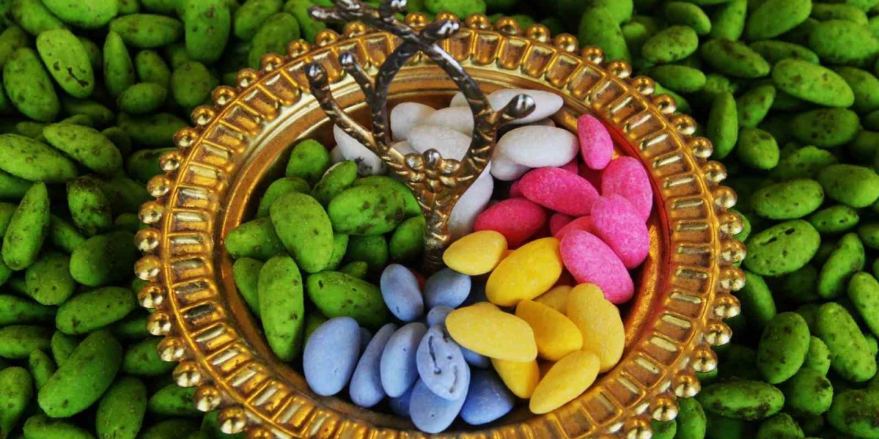 Gaziantep'te fıstıklı badem şekerine ilgi büyük