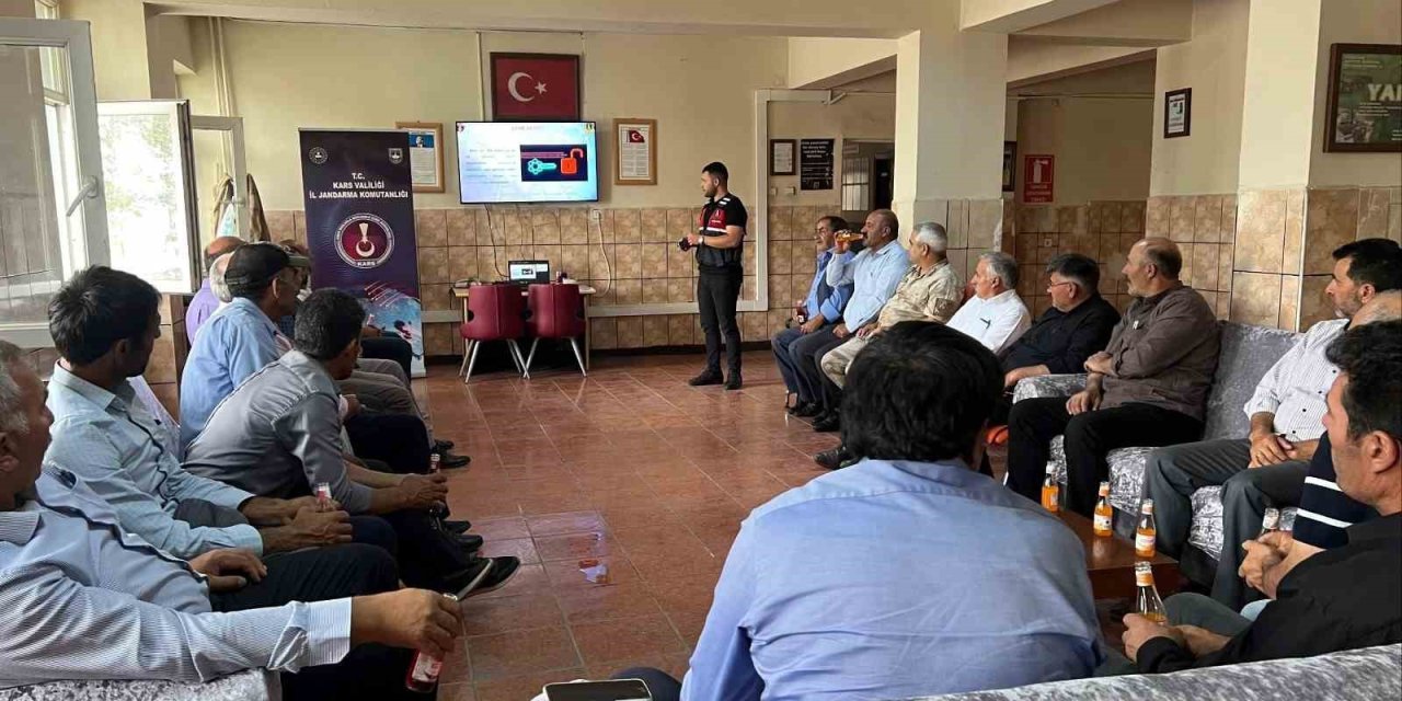 Akyaka’da muhtar ve azalara siber eğitimi verildi