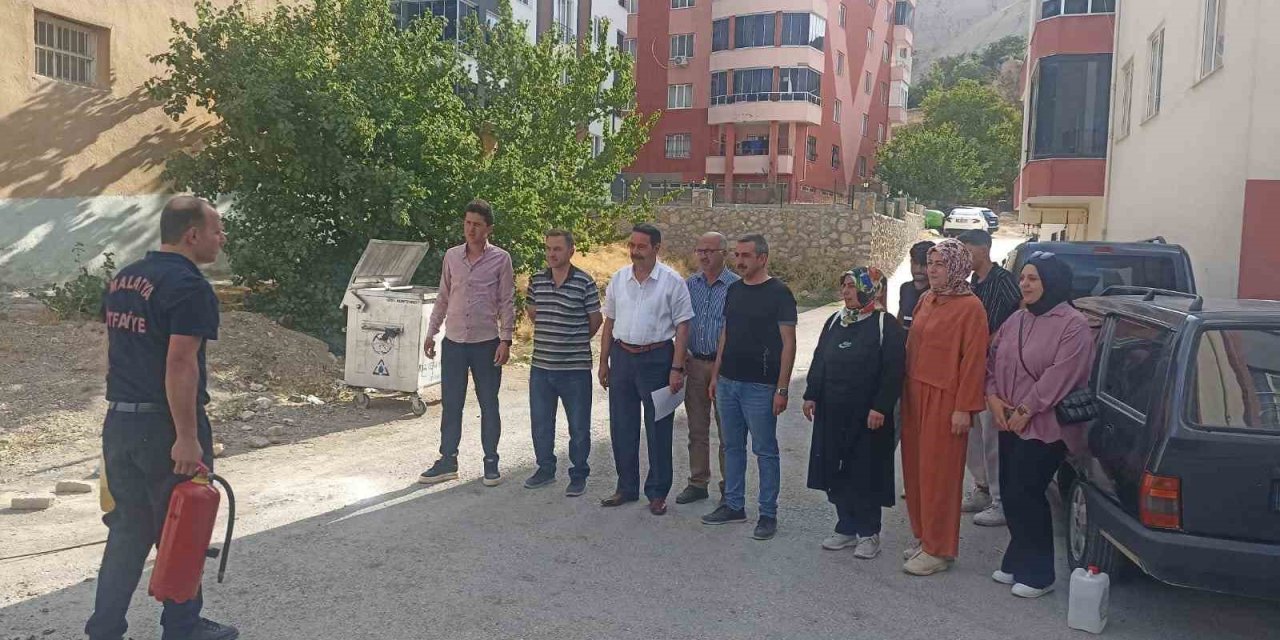 Darende İtfaiyesi sürücü kursunda yangın eğitimi verdi