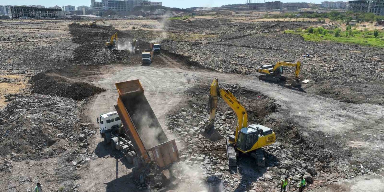 Diyarbakır'da Şehir Hastanesine ulaşımı kolaylaştıracak yeni yollar açılıyor
