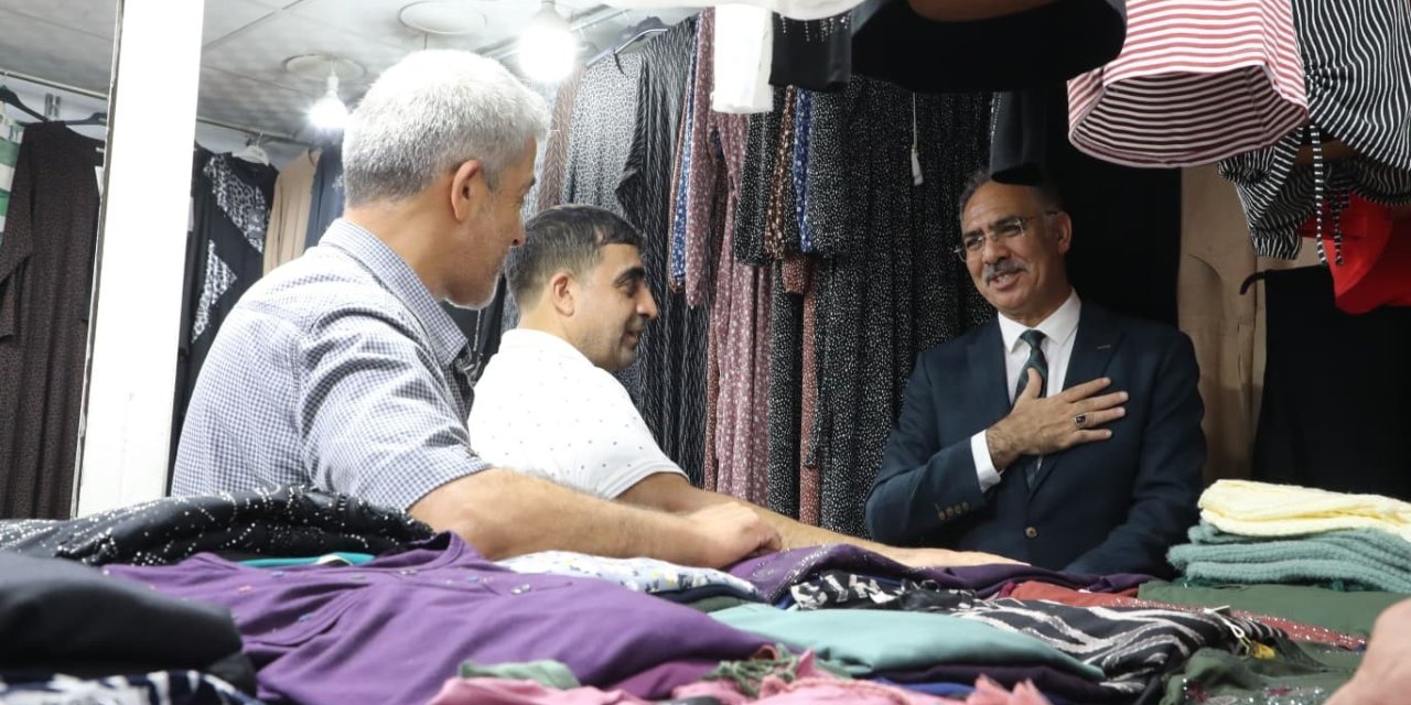 Eyyübiye Belediye Başkanı Mehmet Kuş vatandaşın taleplerini dinledi