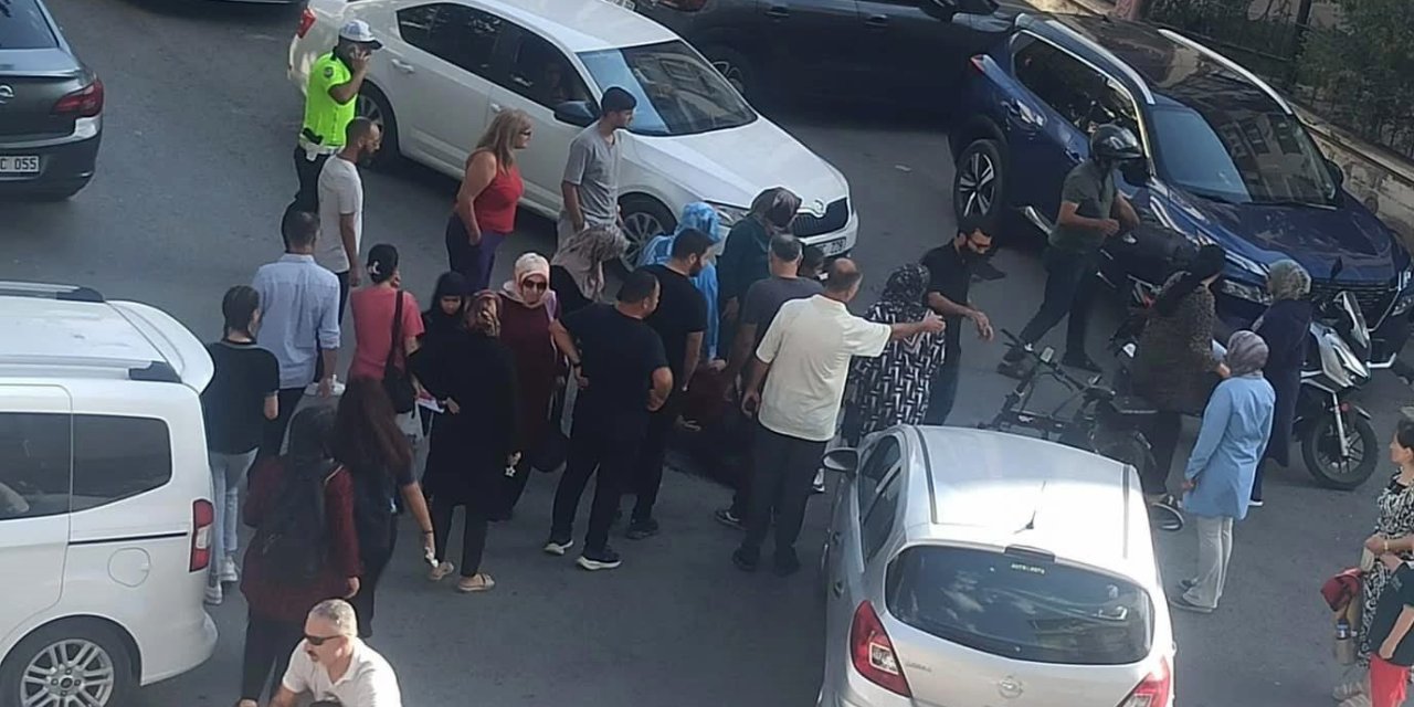 Otomobille çarpışan elektrikli bisiklet sürücüsü çocuk yaralandı