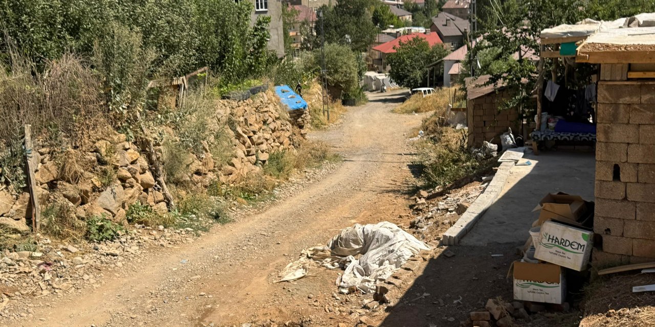 Esenyurt Mahallesi’nde 30 yıllık yol sorunu çözülüyor