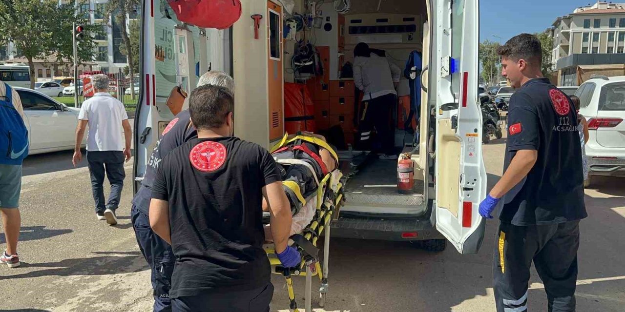 Adıyaman'da otomobille çarpışan motosikletin sürücüsü yaralandı