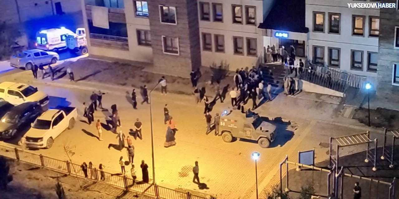 Yüksekova’da iki grup arasında çıkan kavgaya polis müdahale etti: 1 yaralı