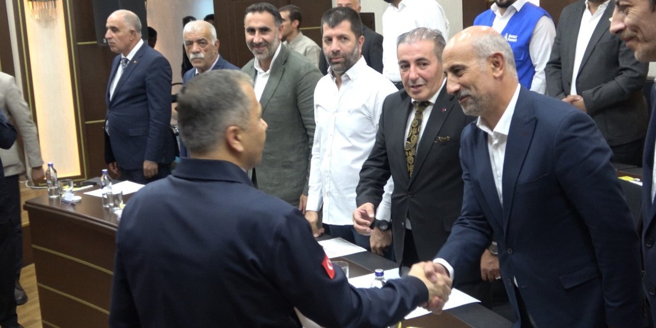 İçişleri Bakanı Yerlikaya Ağrı’da STK temsilcileriyle bir araya geldi