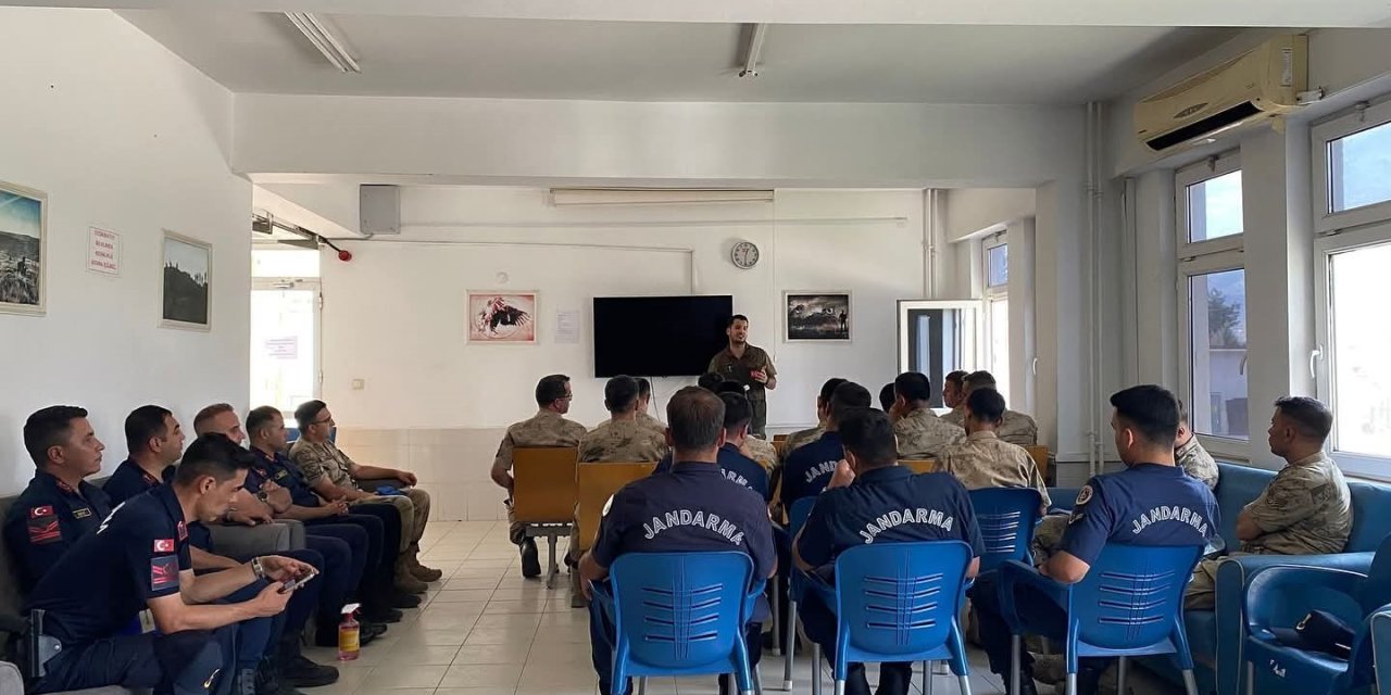 Jandarma personeline av sezonu eğitimi