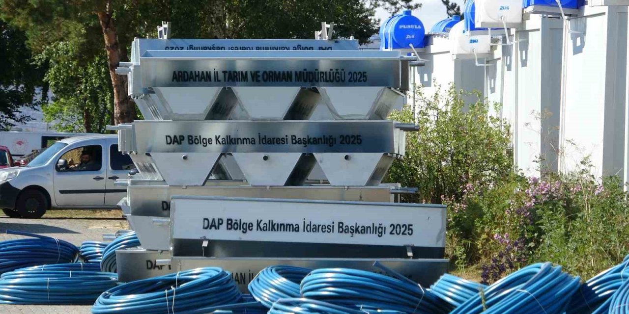 Ardahan'da hayvancılığın gelişmesi için çobanlara seyyar ev