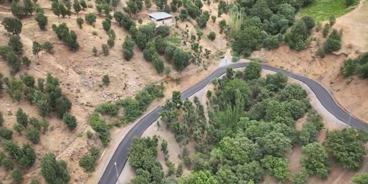 Şemdinli Güleç mezrası yolu asfaltlandı