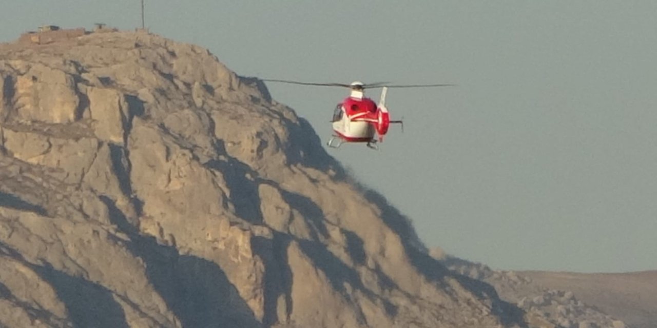 Bahçesaray’da yaralanan genç helikopter ambulansla Van’a sevk edildi