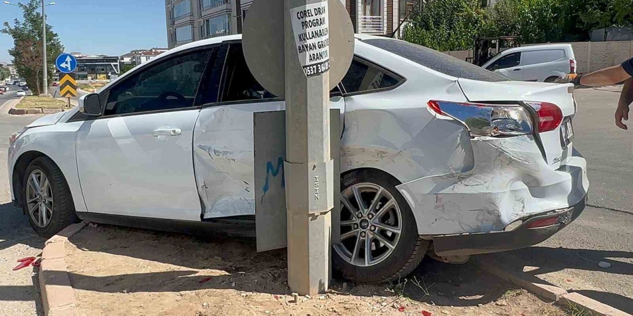 Elazığ’da trafik kazasında 2 yaralı