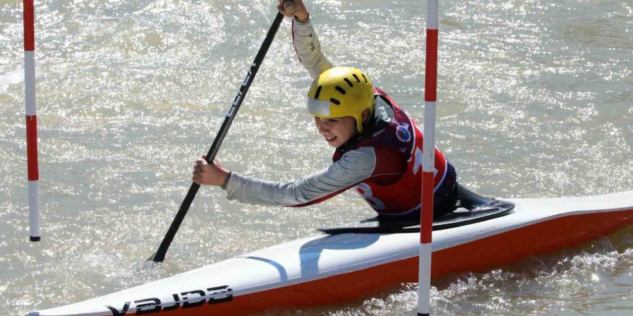 Akarsu Kano Slalom Türkiye Kupası yarışları Erzincan’da