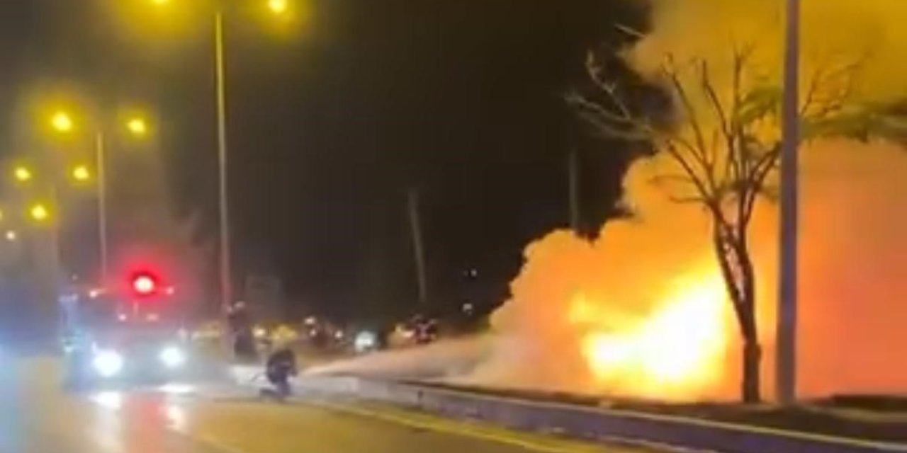 Diyarbakır’da alev alan otomobilin sürücüsü yaralandı