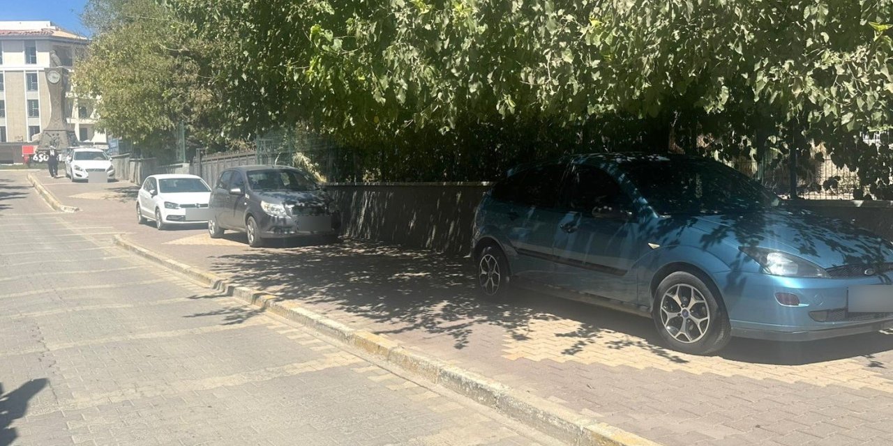 Adıyaman merkezde kaldırımlar otoparka döndü