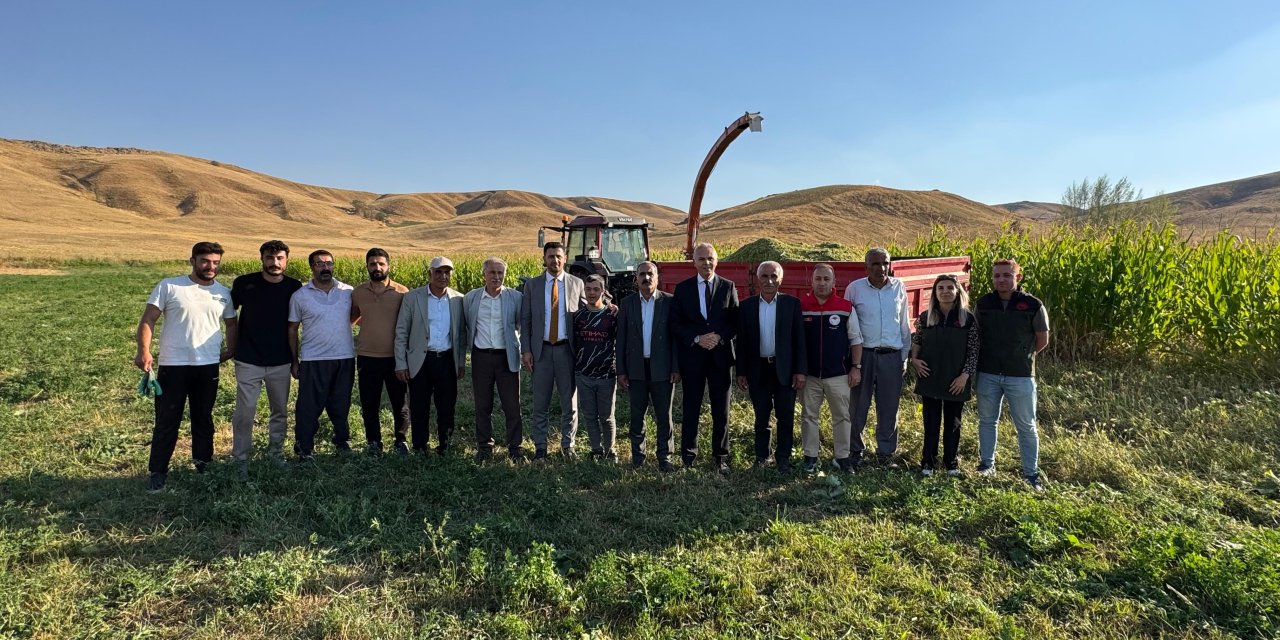 Yüksekova’da tarlalarda hareketlilik arttı: Mısır, karpuz ve kavun hasadı başladı