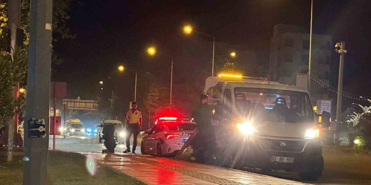 Adıyaman'da direğe çarpan motosikletin sürücüsü ağır yaralandı