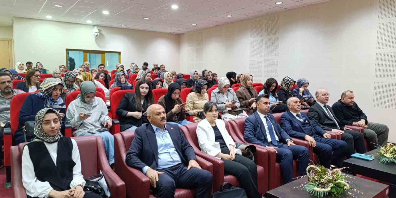 Erzurum’da çocuk alanında görevli personele yönelik eğitim
