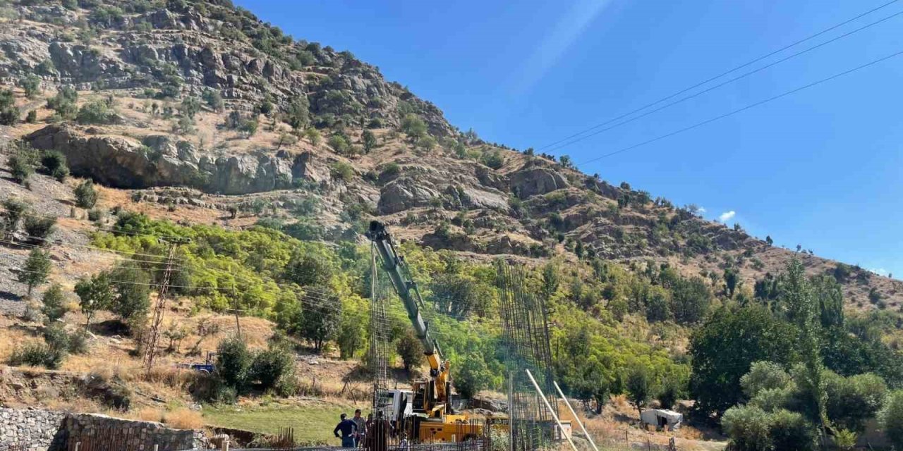 Şırnak'ta 3 yıl önce temeli atılan cami tamamlanamadı