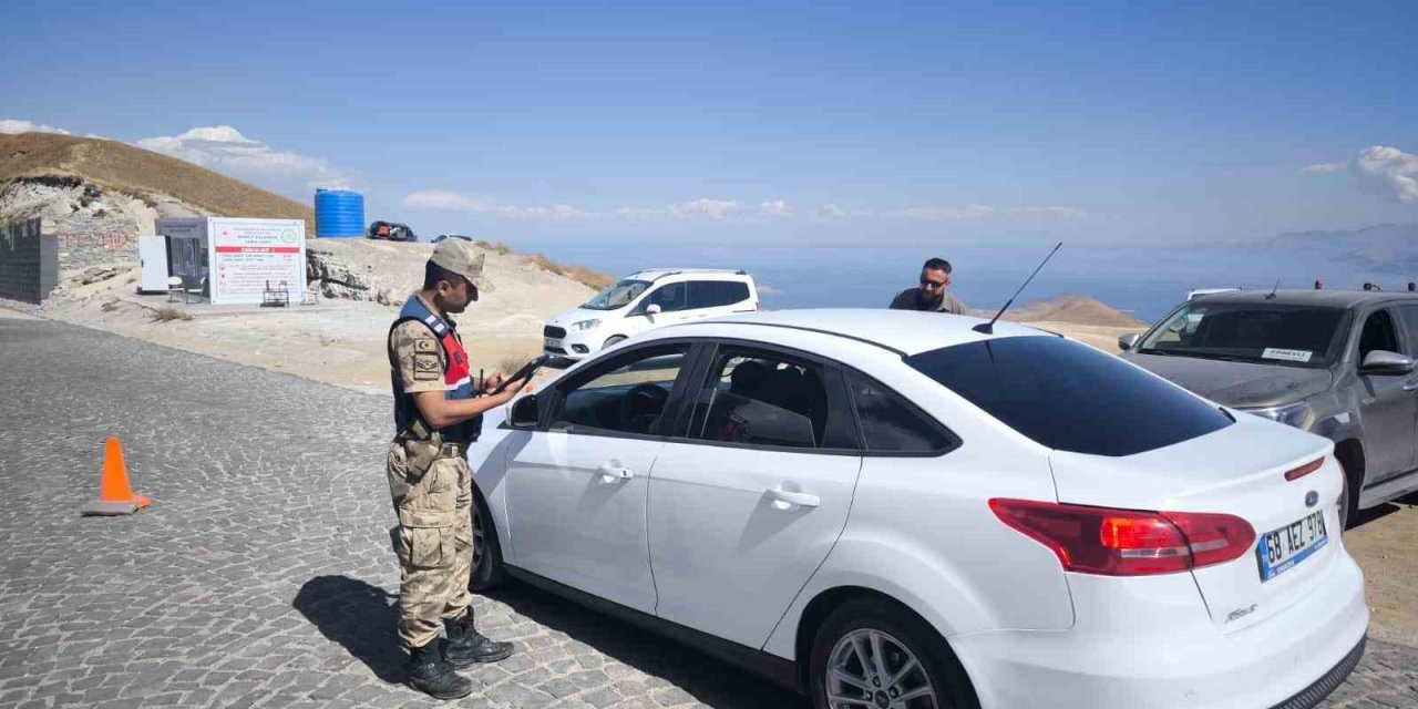 Bitlis Valiliğinden Nemrut Kalderası için uyarı