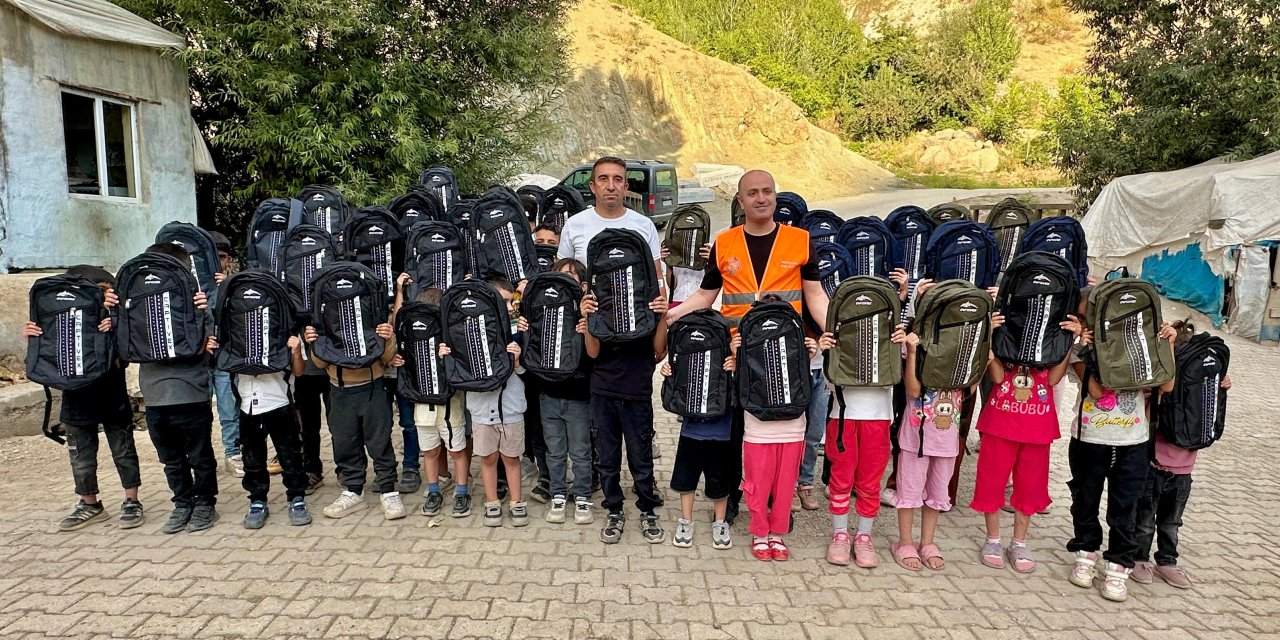 Güldalı Köyü’ndeki 60 öğrenciye çanta hediye edildi