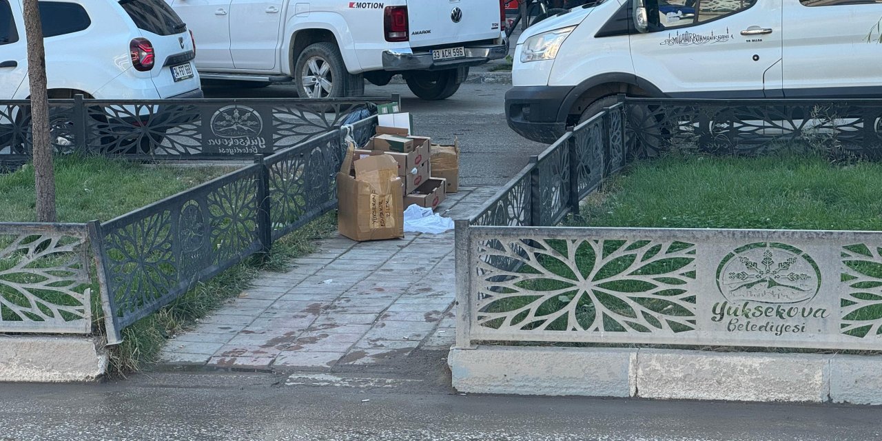 Cengiz Topel Caddesi’nde çöp sorununa hala çözüm bulunamadı