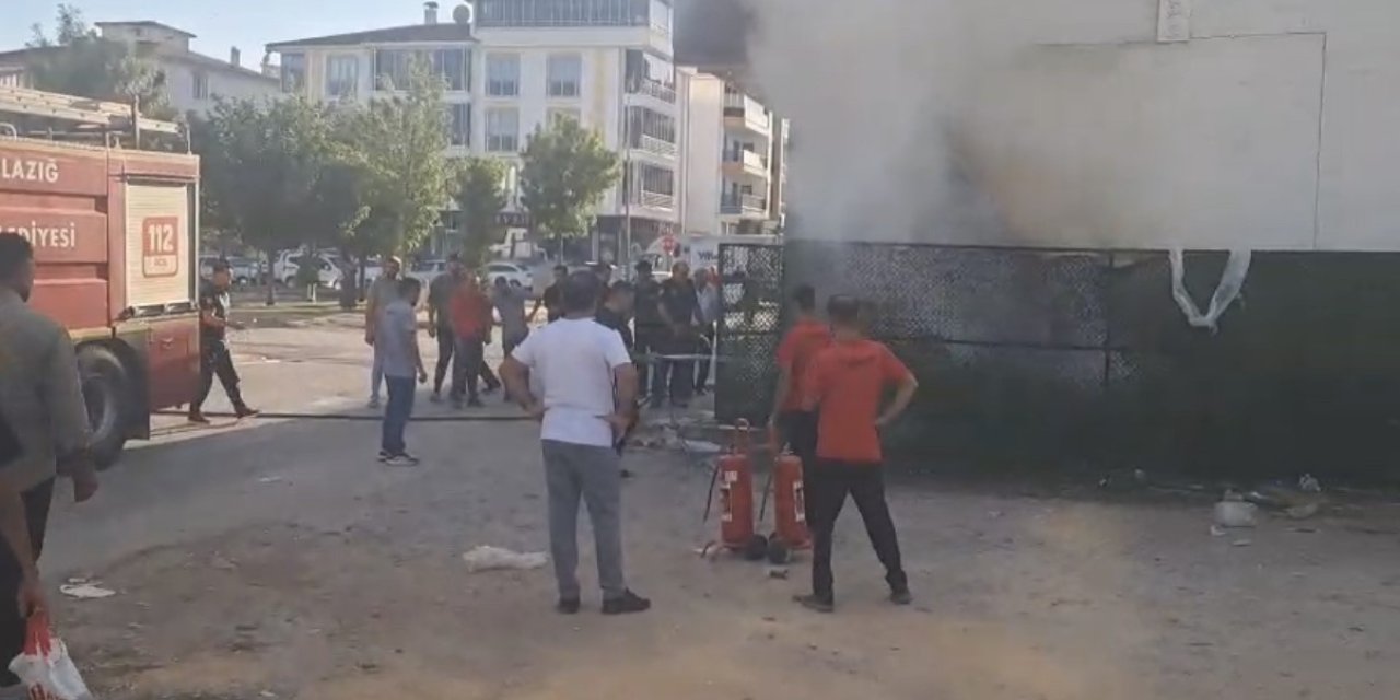 Elazığ’da depo yangını korkuttu