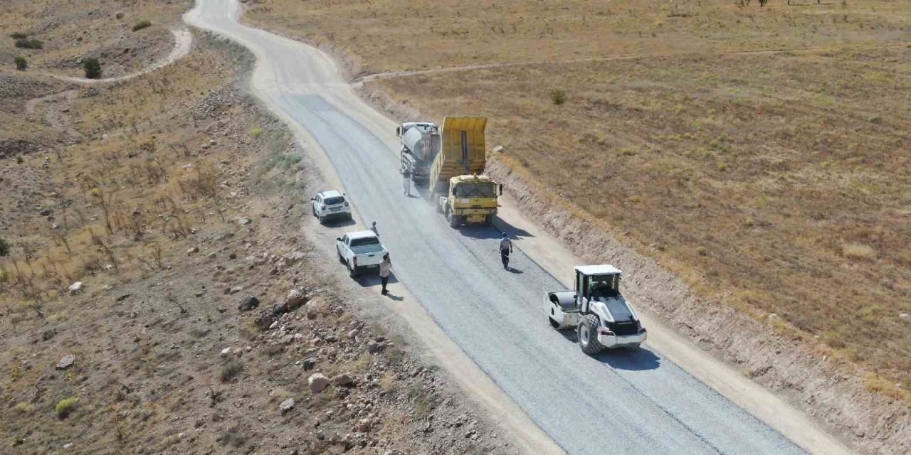 Malatya Büyükşehir Belediyesi'nden kırsala ulaşım yatırımı