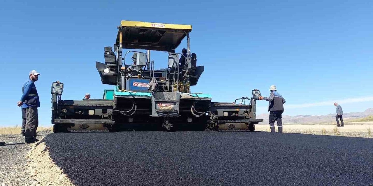 Erzurum'da Kandilli Biathlon pistinin asfaltı yenileniyor