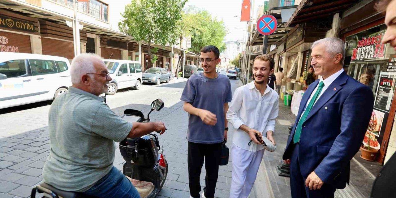 Başkan Tahmazoğlu, çarşı esnafı ve vatandaşlarla bir araya geldi