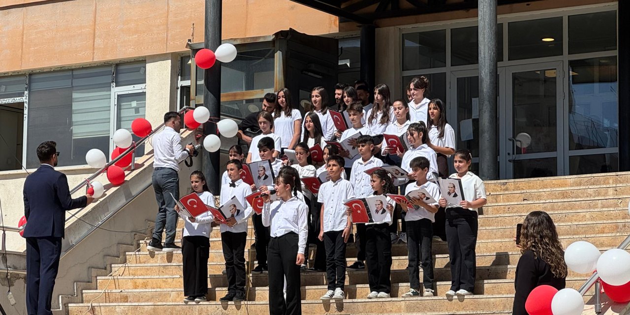 Yüksekova’da ilköğretim haftası kutlandı