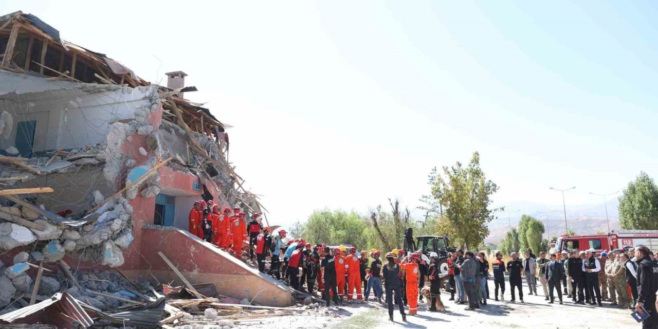 Muş’ta 6 ilden katılımla deprem tatbikatı gerçekleştirildi
