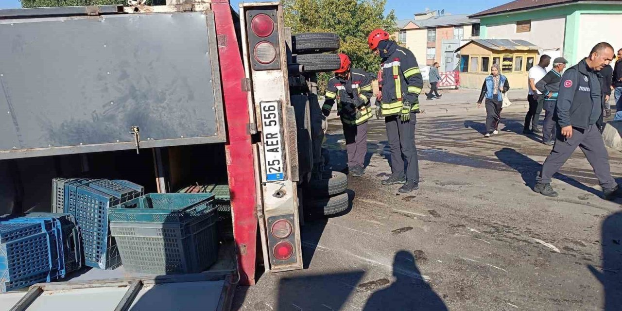 Erzurum’da üç araçlı kaza