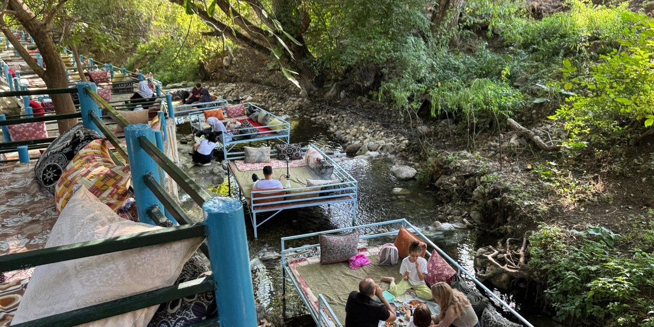 Nehri Masi Alabalık Tesisi 25 yıldır ziyaretçilerin uğrak noktası