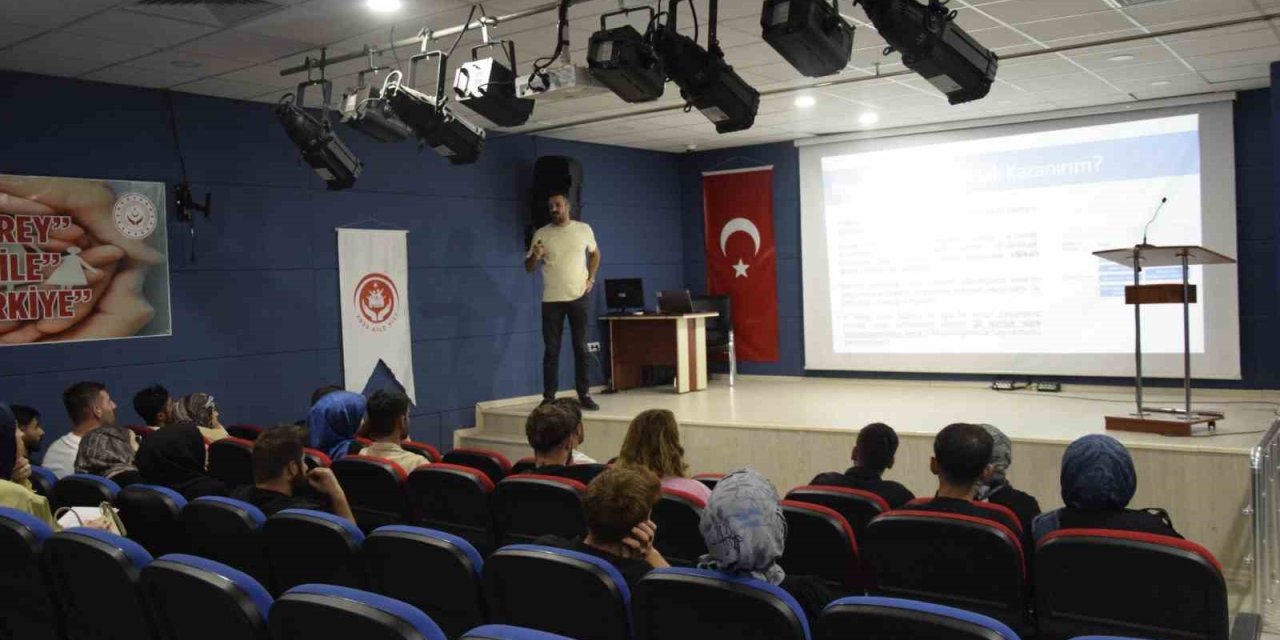 Muş’ta evlilik kredisinden faydalanacak gençlere eğitim