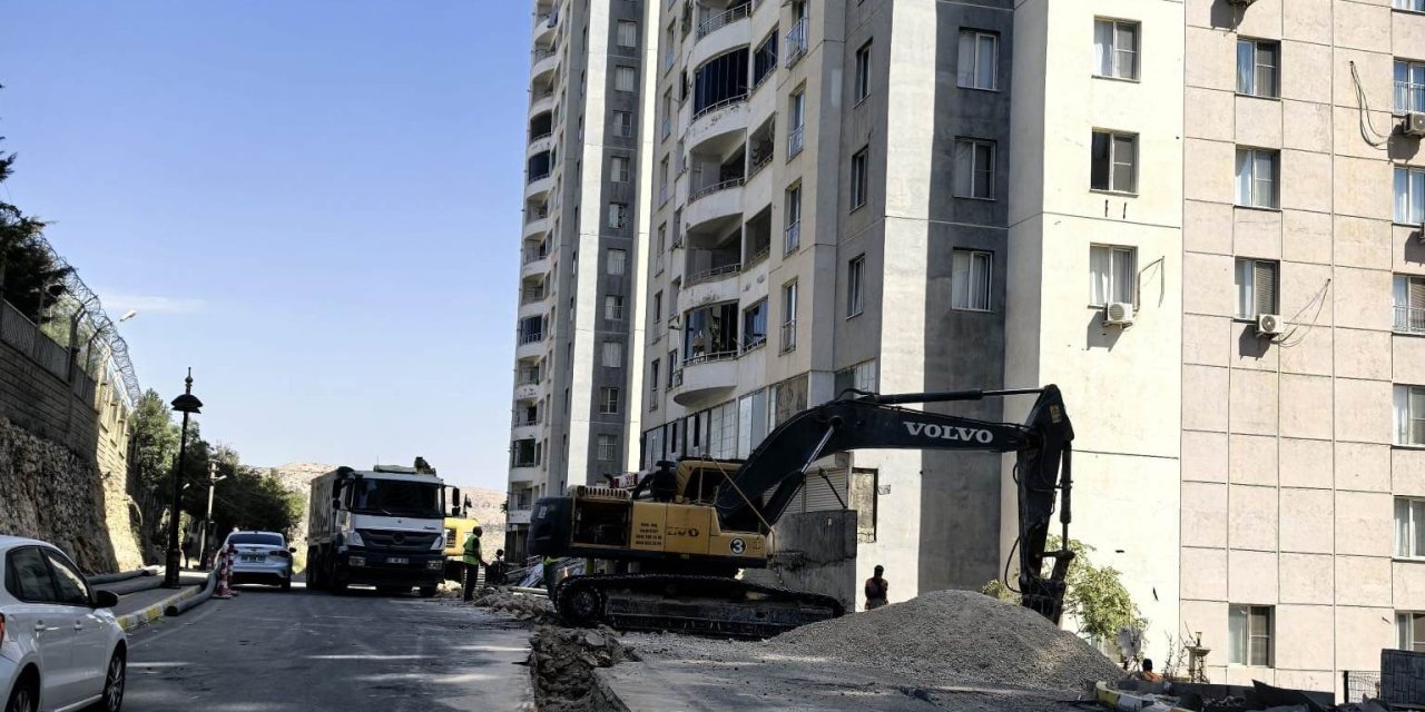 Artuklu’da su çalışmaları için trafik düzenlemesi yapıldı