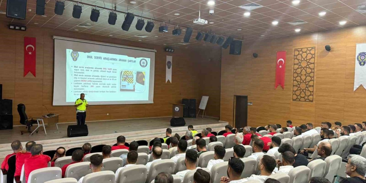 Siirt’te okul servis şoförlerine trafik güvenliği eğitimi