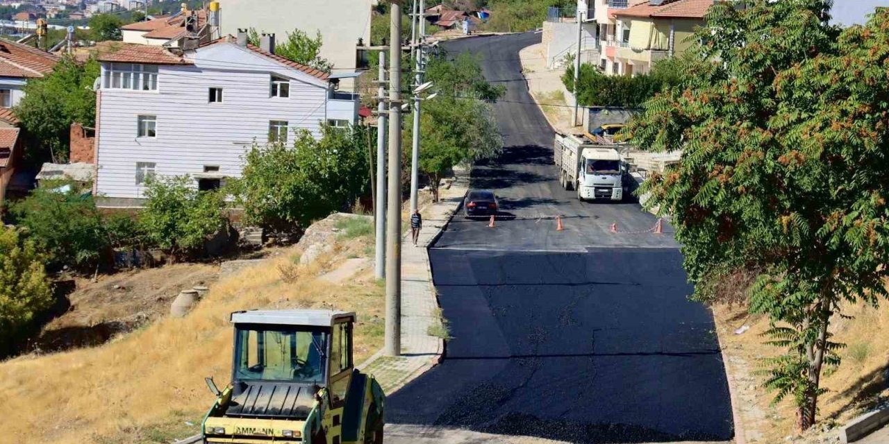 Elazığ’da yol yenileme çalışması