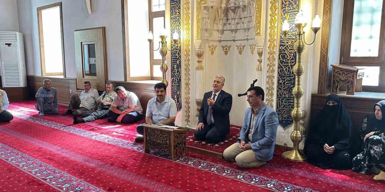 Elazığ’da umre yolcularına seminer verildi