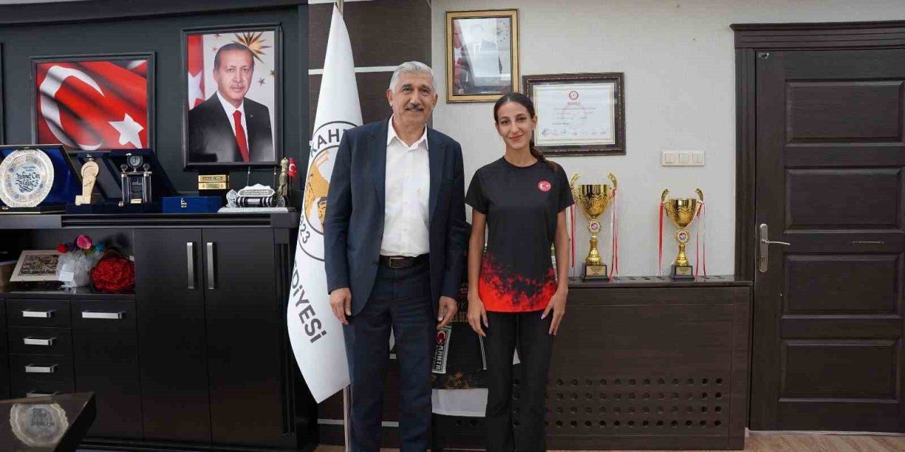 Kahta Belediye Başkanı Hallaç’tan spora destek