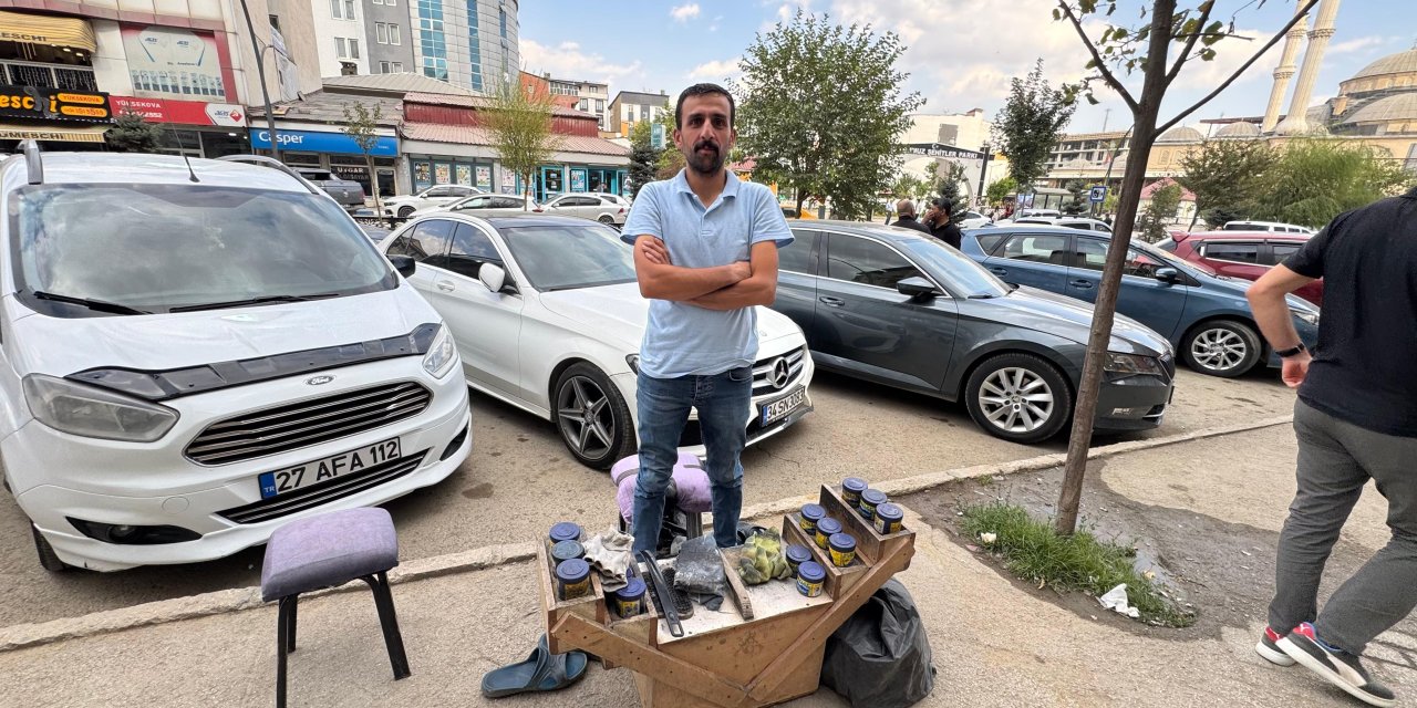 Ayakkabı boyacısından yerel üretim ve istihdam çağrısı