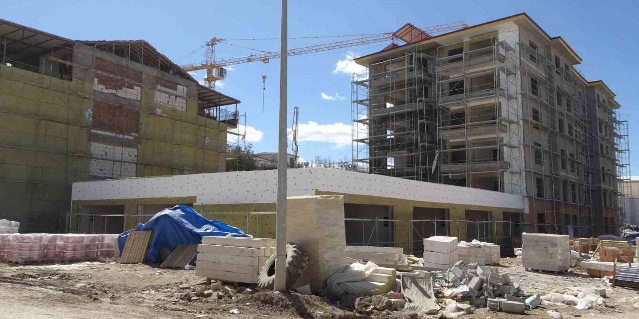 Malatya’da şantiyede iskele çöktü: 1 kişi yaralandı