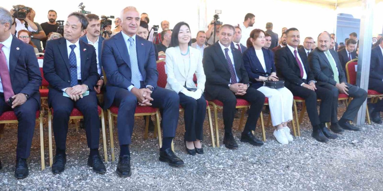 Ayanlar Höyük’te kazı çalışması