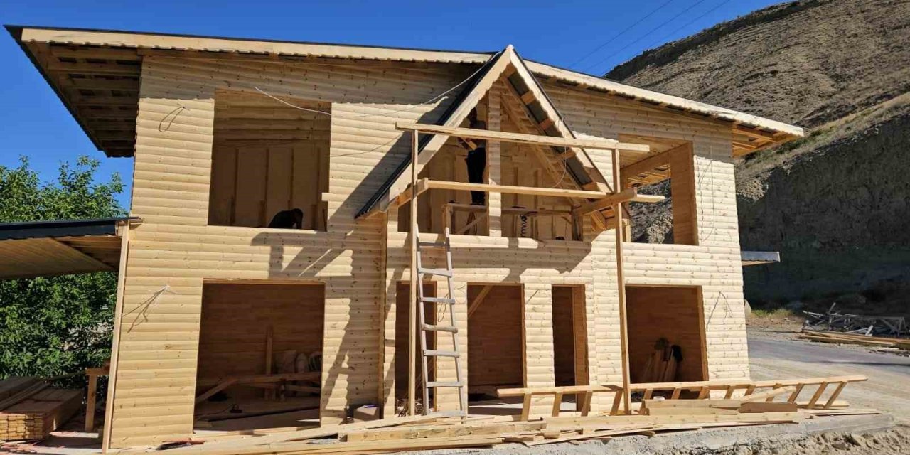 Deprem bölgesi Malatya’da ahşap evlere ilgi büyük