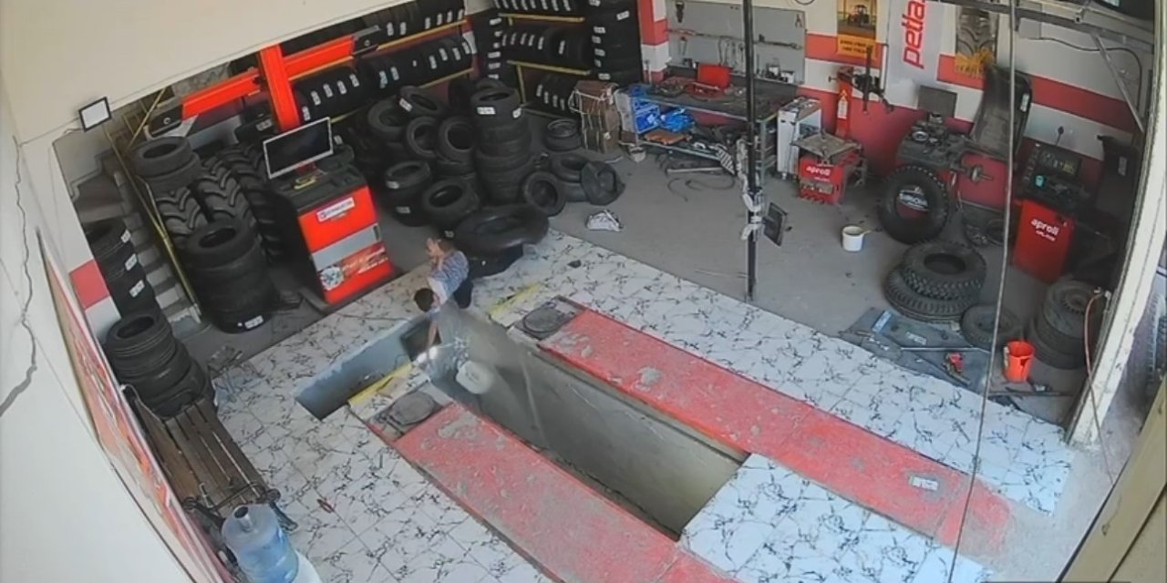 Mardin’de oto lastikçide çocuğun çukura düşme anı kameralarda